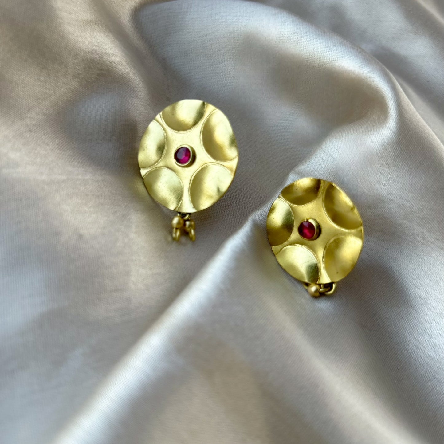 Circle pink ear-ring