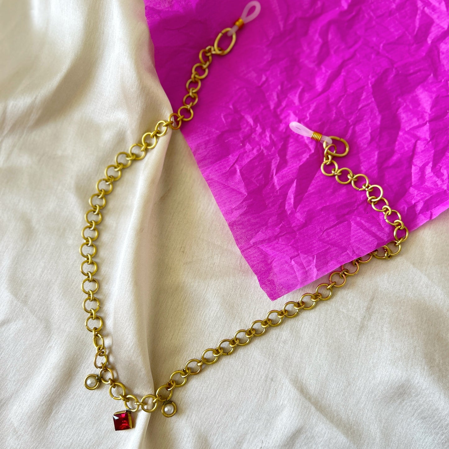 Chamkeela (Pink) - sunglasses chain