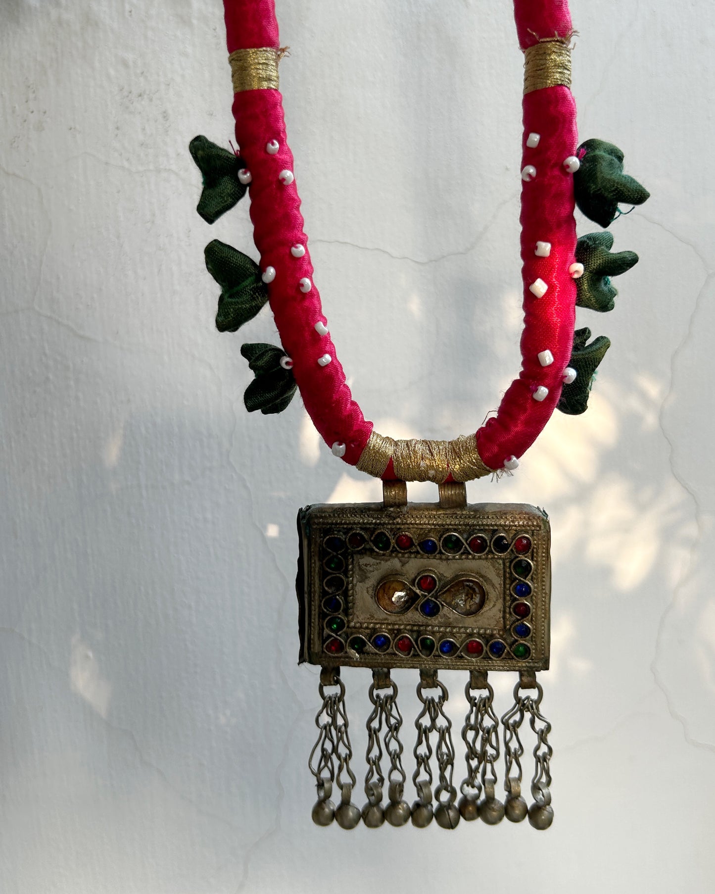 Rectangle Afghan statement necklace - Pink