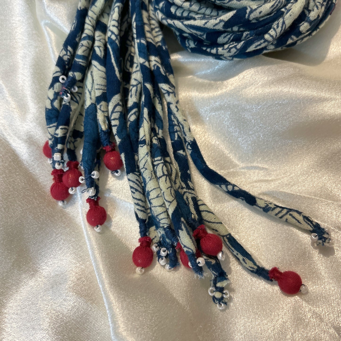 Blue print hair strings 21 inch