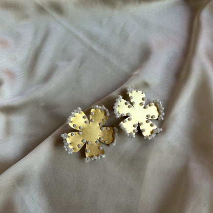 Flower brass earrings