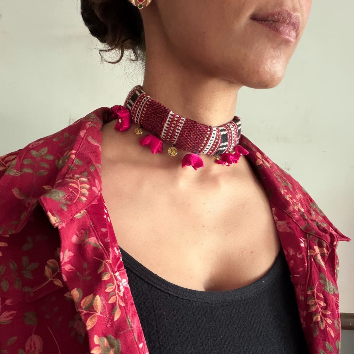 Maroon white jacquard choker