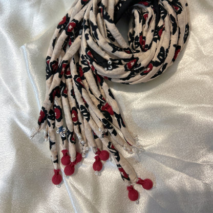 Cream maroon print hair strings 21 inch