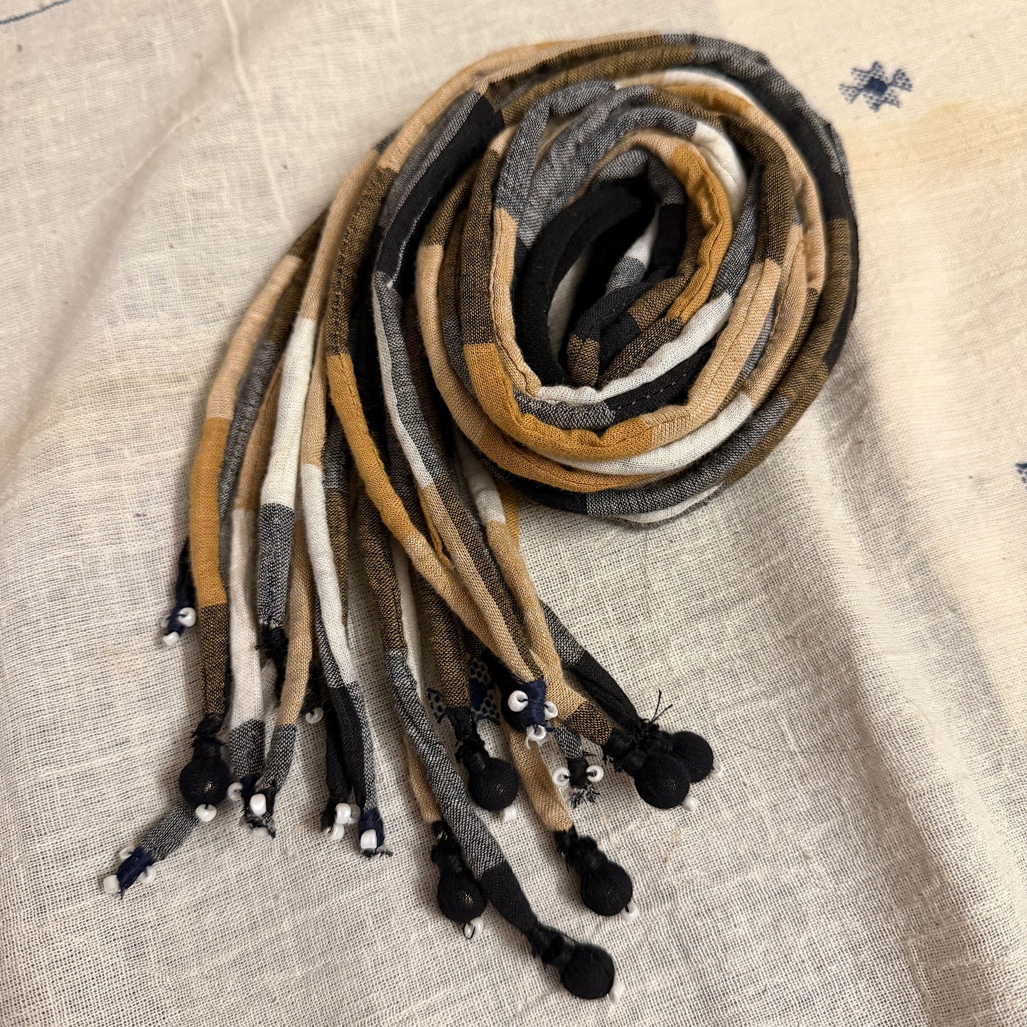 Beige black checkered hair strings 21 inch