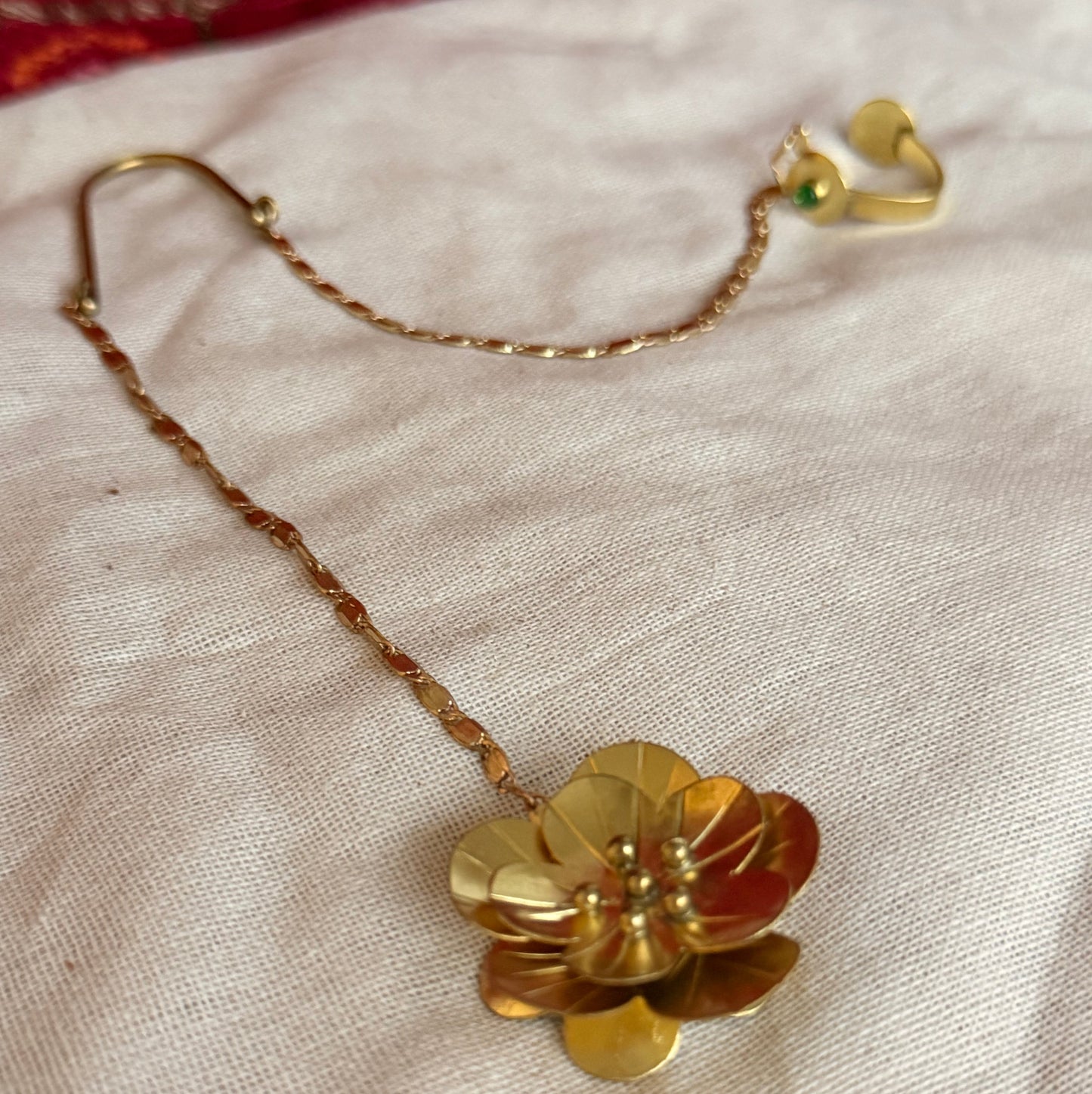 Nose - Single Ear flower drop sculptural chain
