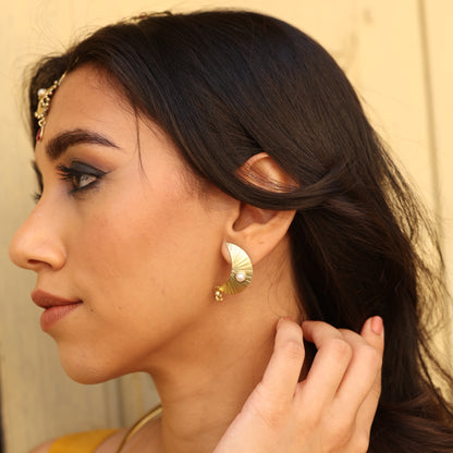 Crescent ear-ring