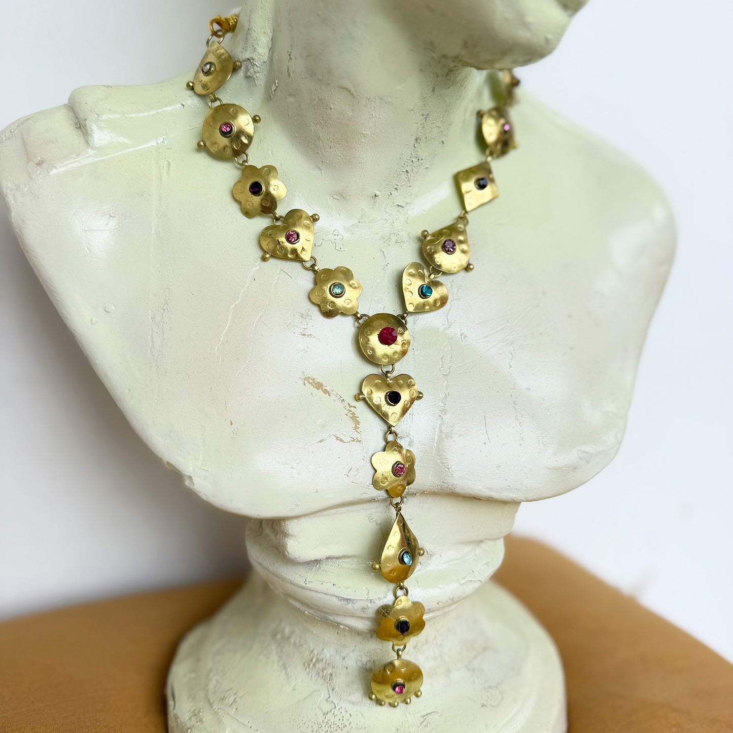 Floral tie necklace