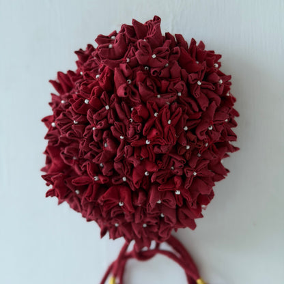Maroon mogra bun