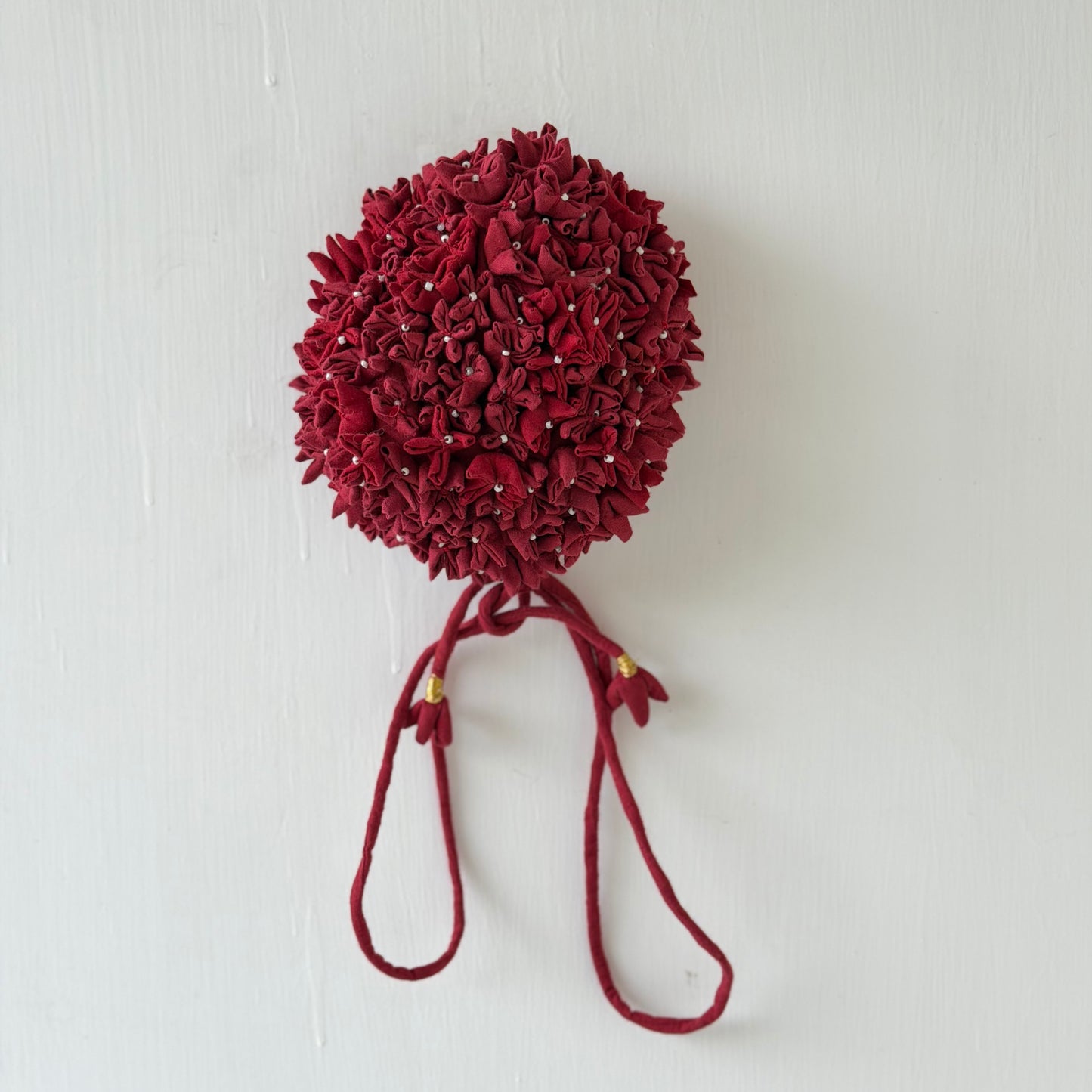 Maroon mogra bun
