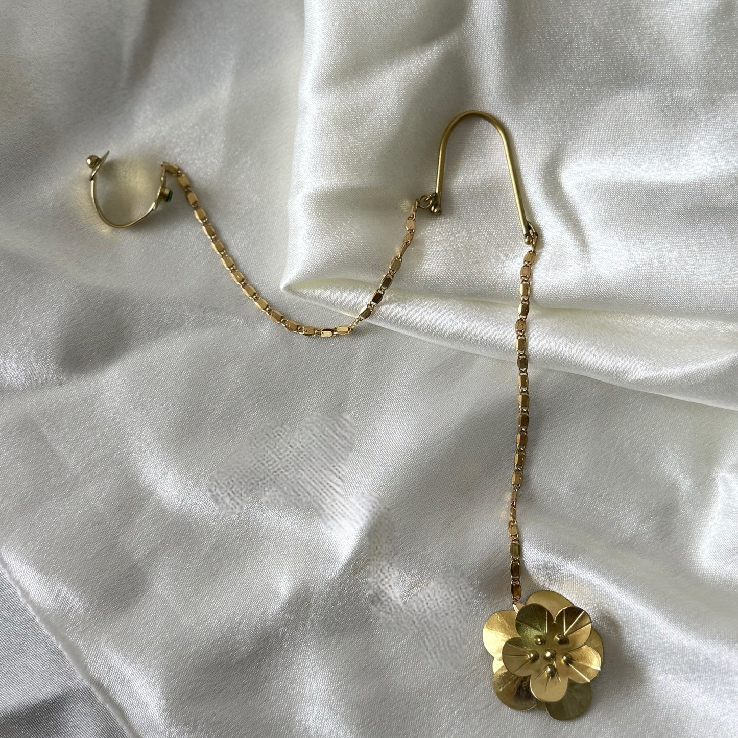 Nose - Single Ear flower drop sculptural chain