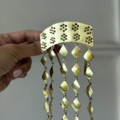 Sway hair pin