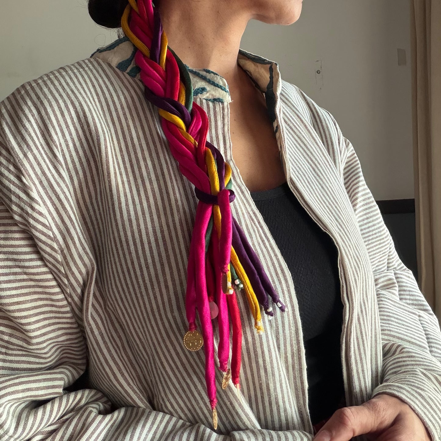 Silk multicolor hair strings 21 inch (with rubber band)