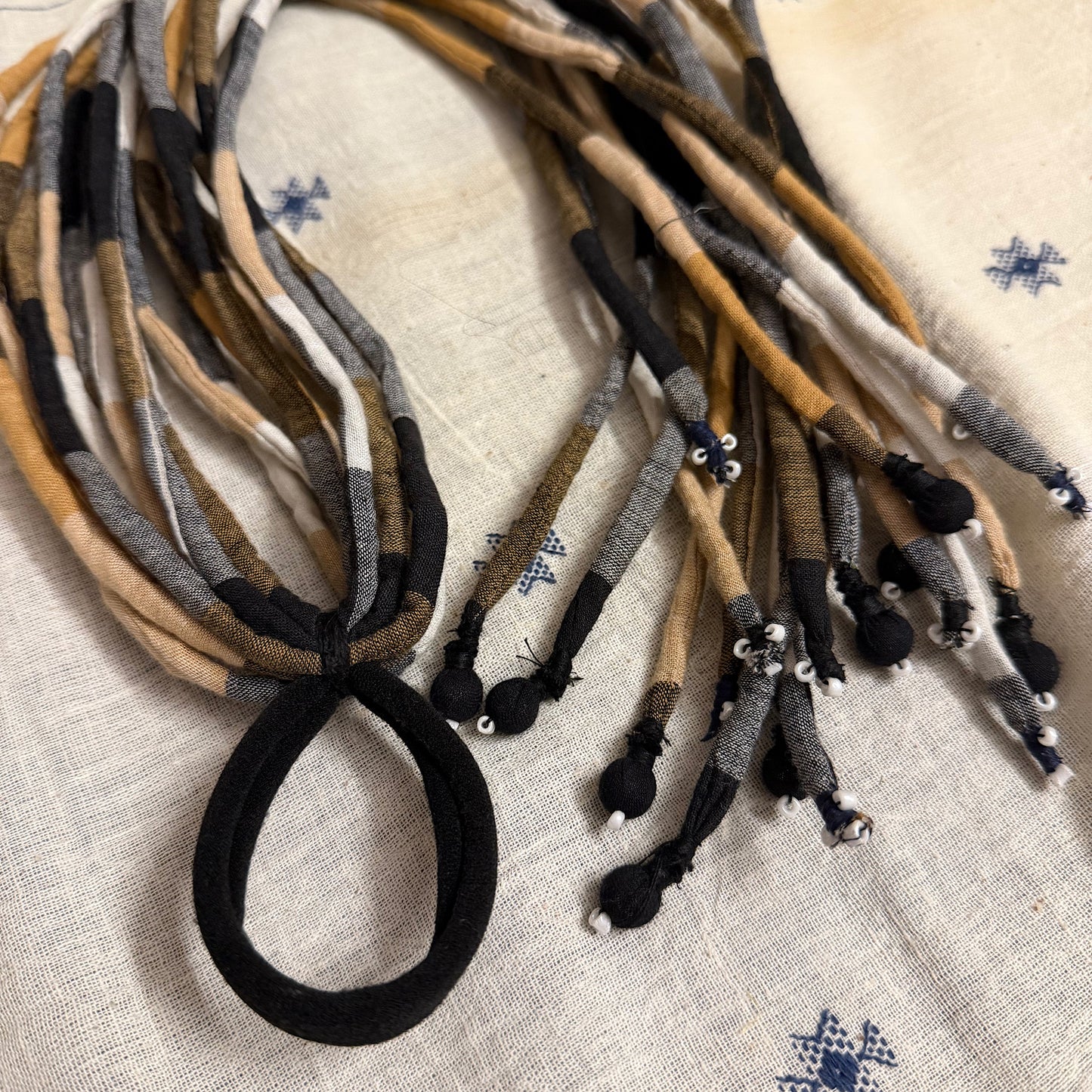 Beige black checkered hair strings 21 inch