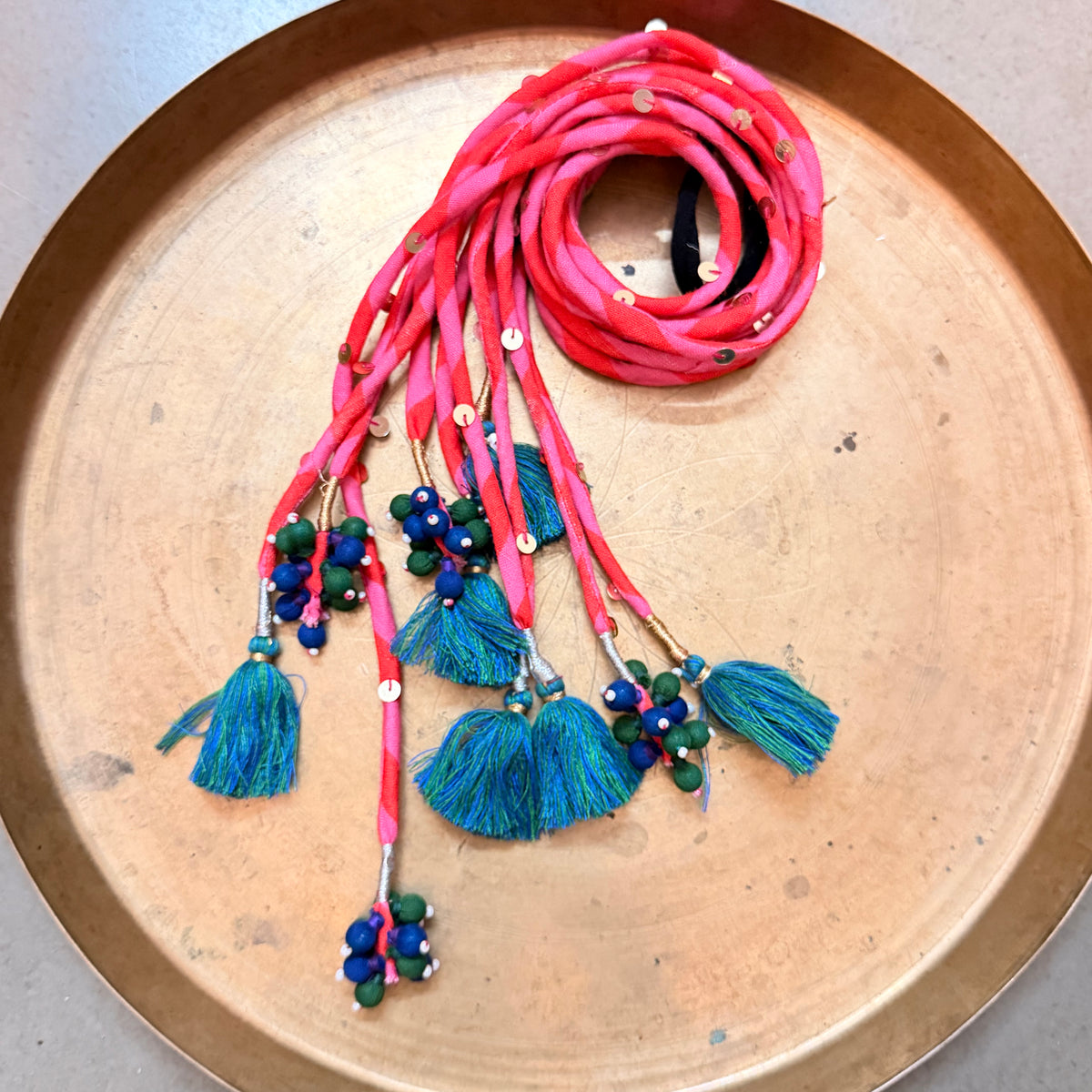 Gulabi phool Hair accessory