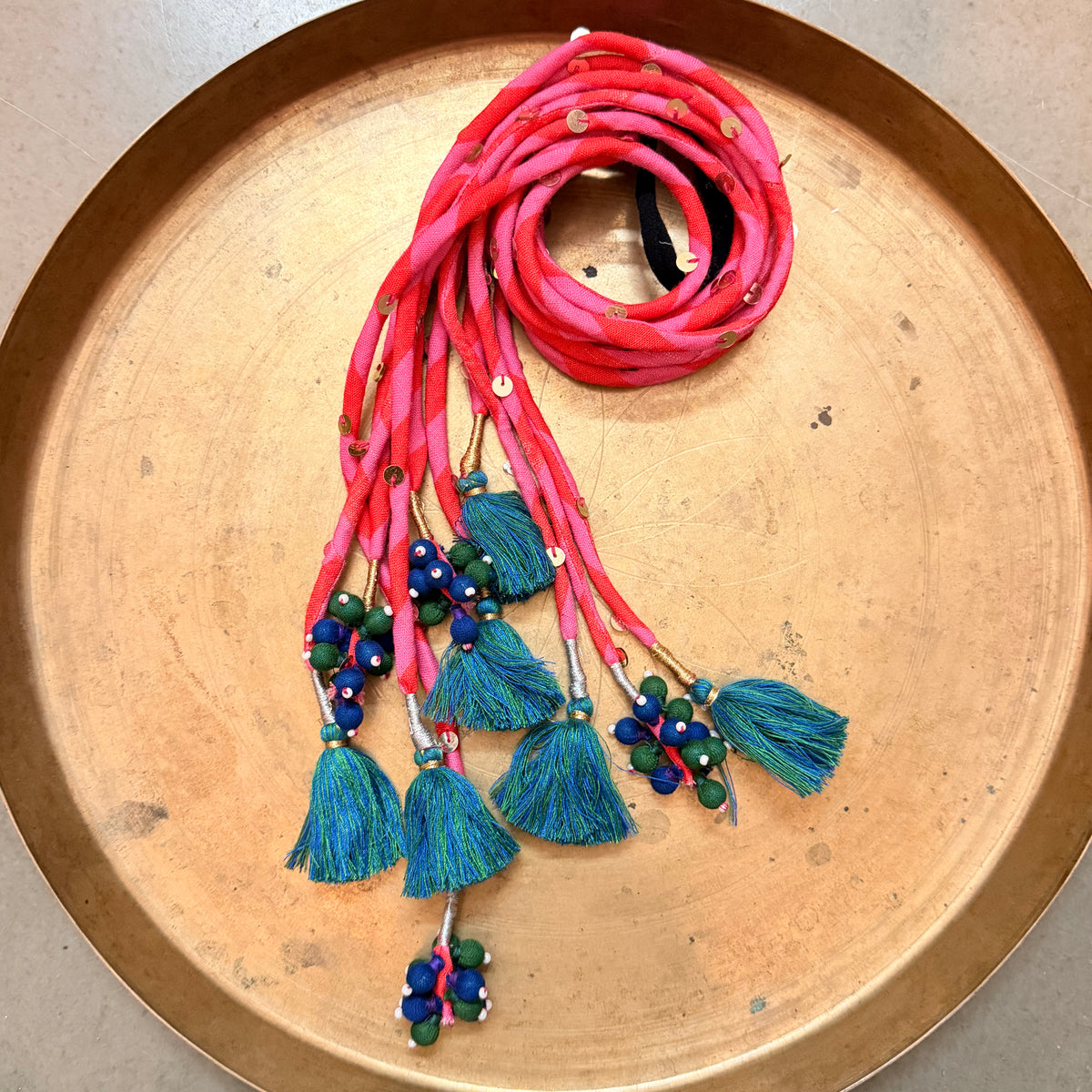 Gulabi phool Hair accessory